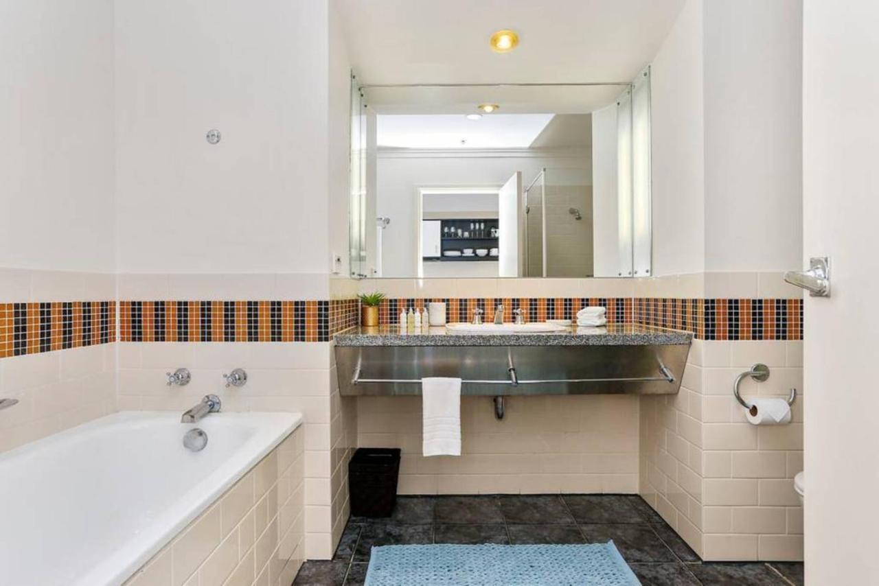 Spacious One Bedroom In The Heritage Hotel! Όκλαντ Εξωτερικό φωτογραφία